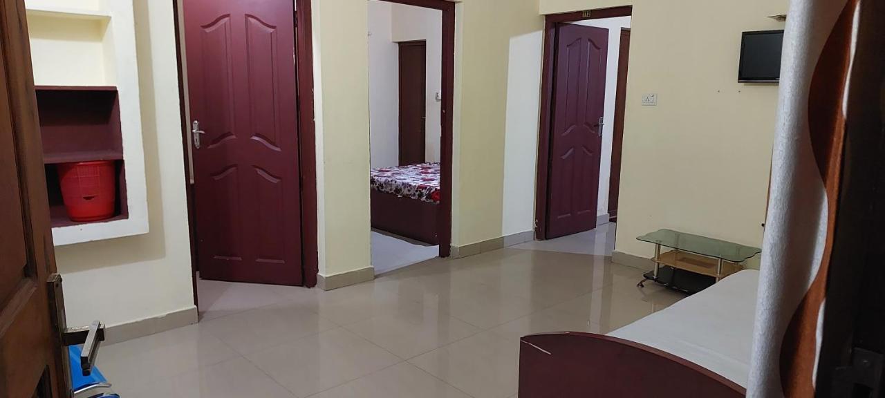Guruvayur Adithya Kültér fotó