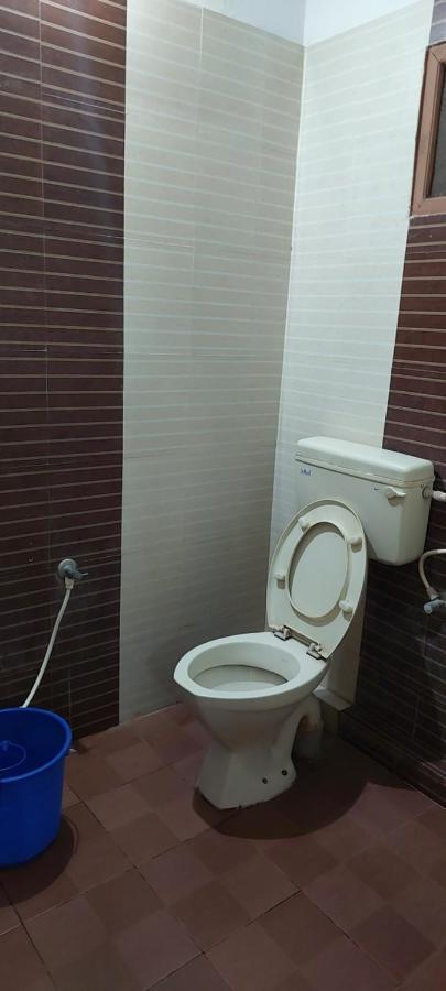 Guruvayur Adithya Kültér fotó