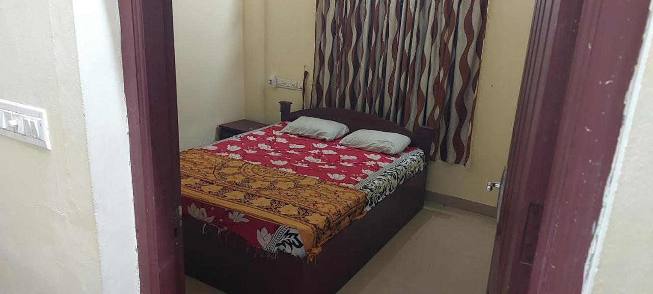 Guruvayur Adithya Kültér fotó